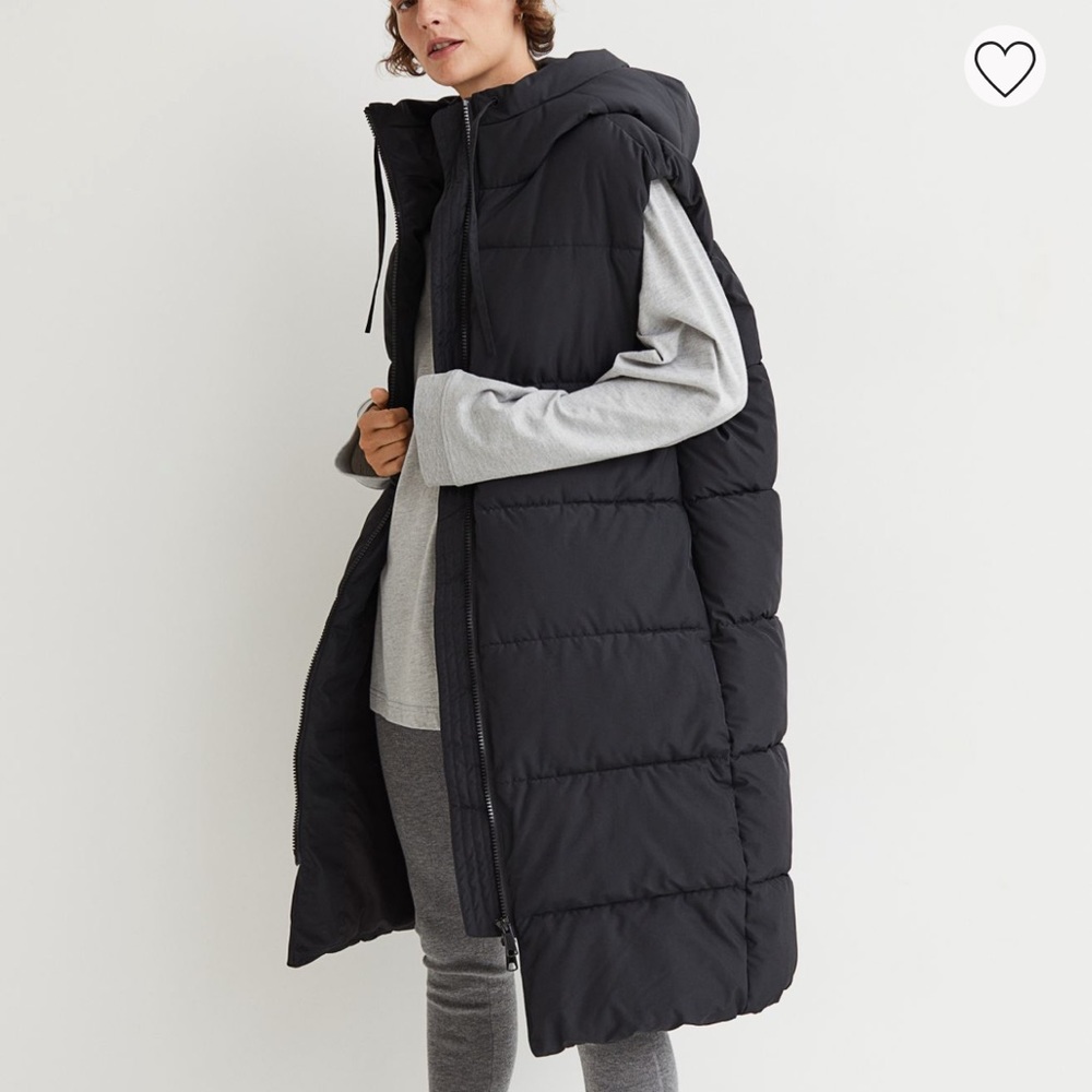 H&M BLACK HOODED PUFFER VEST. SIZE MEDIUM AVAILABLE